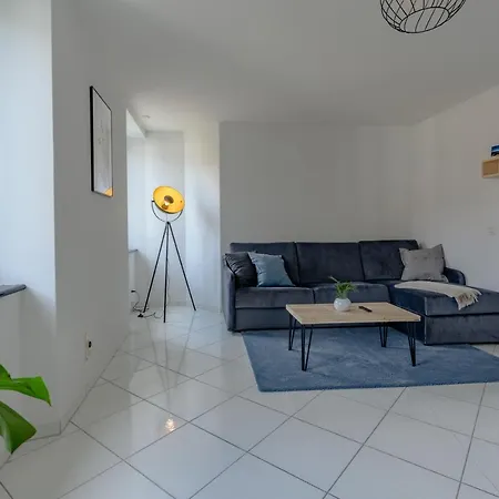 Apartment In The City Center With Free Parking Biel Exterior photo