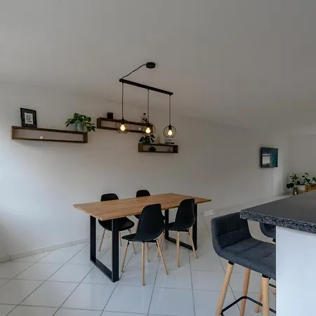 Apartment In The City Center With Free Parking Biel Exterior photo